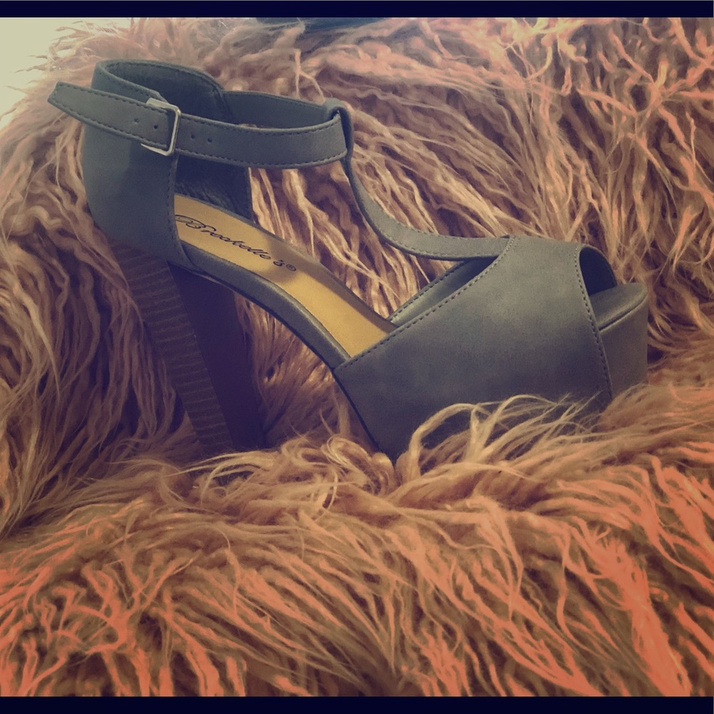 Platform sandals